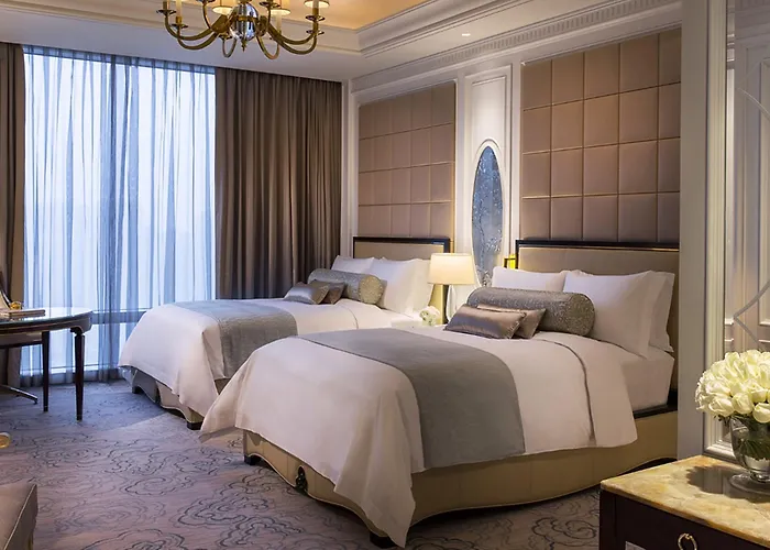 The Ritz-carlton,