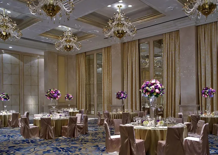 The Ritz-carlton, Hotel