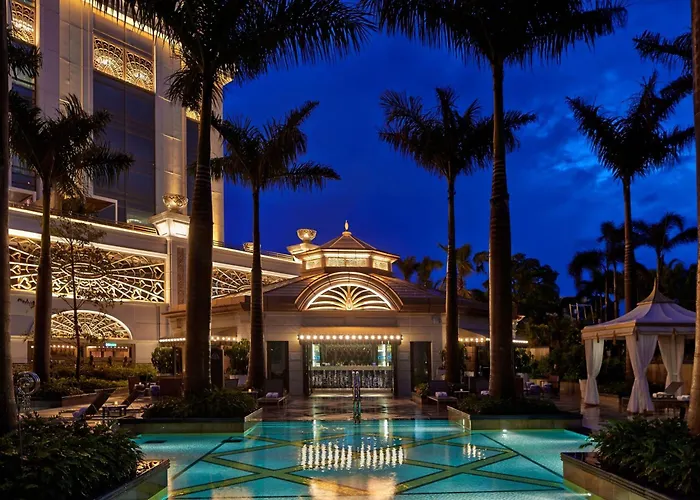 The Ritz-carlton,